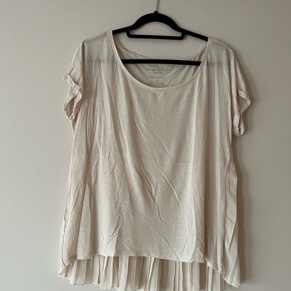 American Eagle Outfitter Cream Top with Frills on Back - Picture 2 of 4